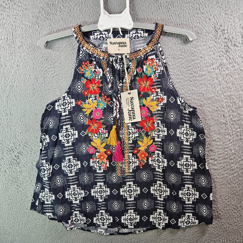 NEW Savanna Jane Sleeveless‎ Tank Top Women Small Embroidered Gray White